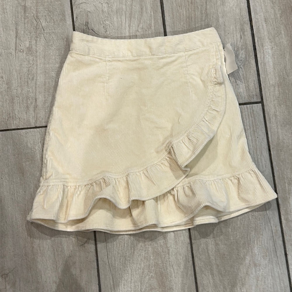 Cute Bik Bok skirt in cream